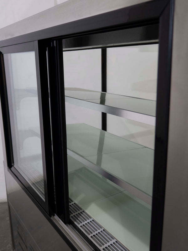 Skipio SB1200RD Cake Display