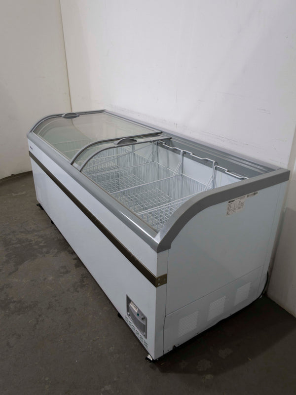 Quipwell KC700 Chest Freezer