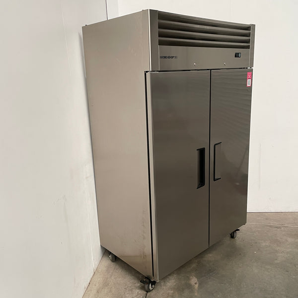 SKOPE RF7.UPF.2.SD Upright Freezer