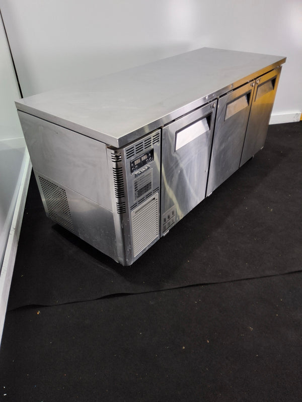 Turbo Air KURF18-3-N Undercounter Fridge/Freezer