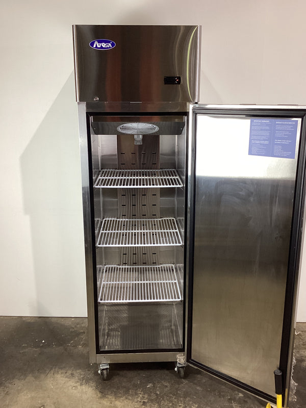Atosa YBF9207GR Upright Freezer