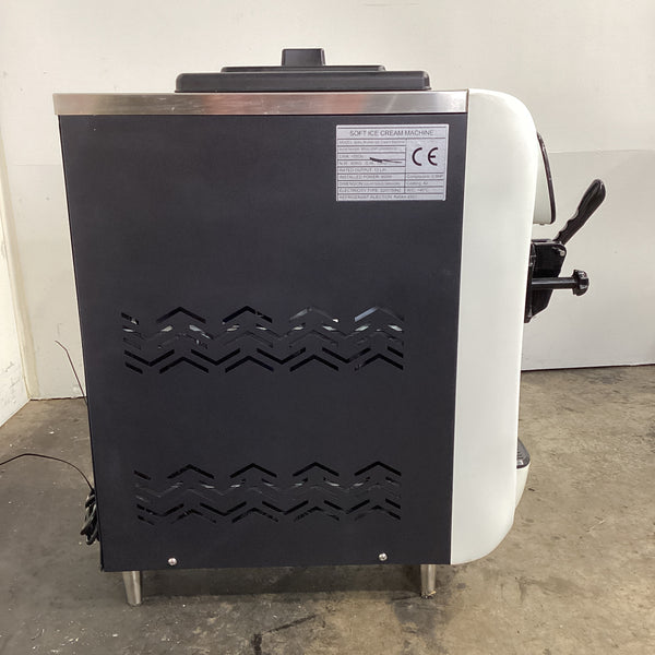 Brullen Baby Brullen Ice Cream Machine