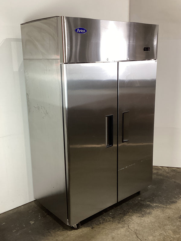 Atosa YBF9219GR Upright Freezer
