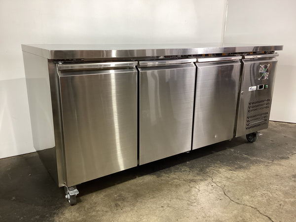 FED-X XUB7C18S3V Undercounter Fridge