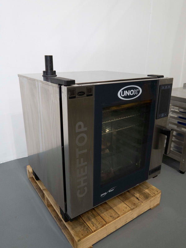 Unox XEVC-0711-EPRM Combi Oven