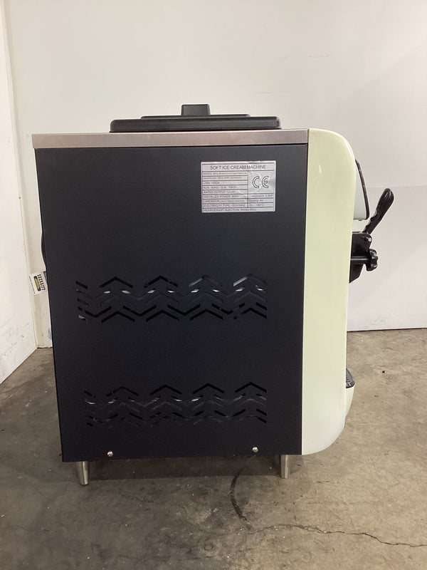 Brullen Baby Brullen Ice Cream Machine
