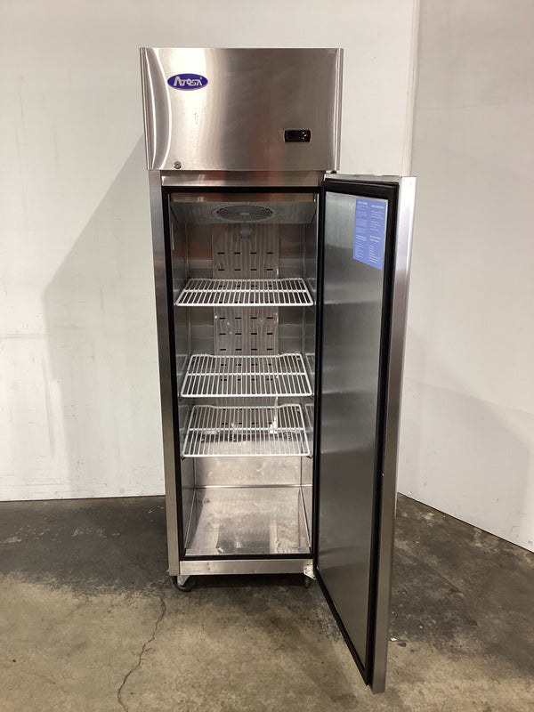Atosa YBF9207 Upright Freezer