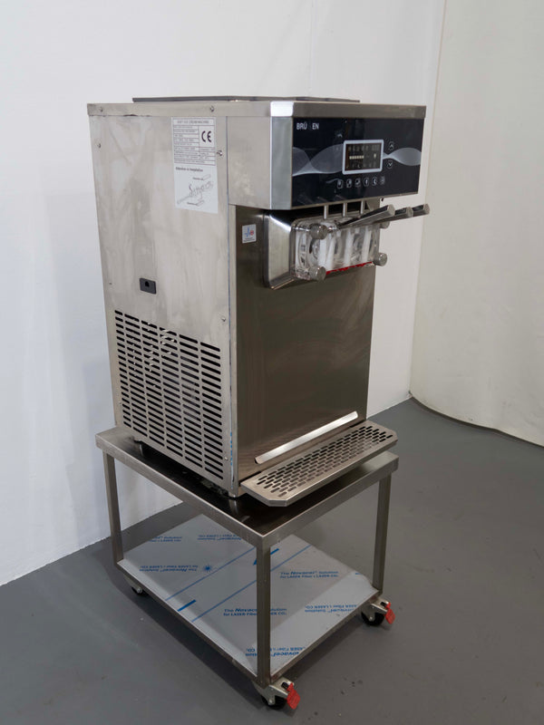 Brullen i26Pro Gravity Feed Countertop Ice Cream Machine + Stand