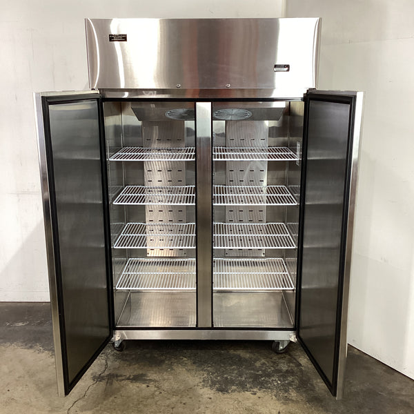 Atosa YBF9219 Upright Freezer