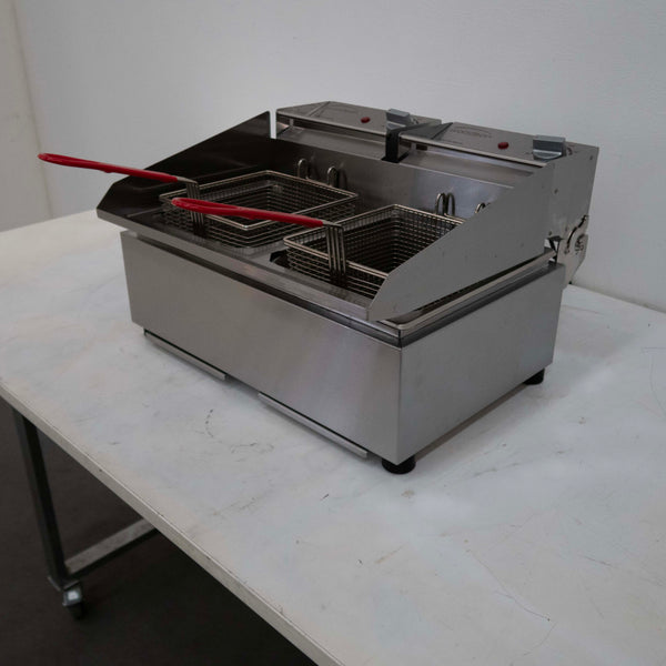 Woodson W.FRT50 Countertop Split Pan Fryer