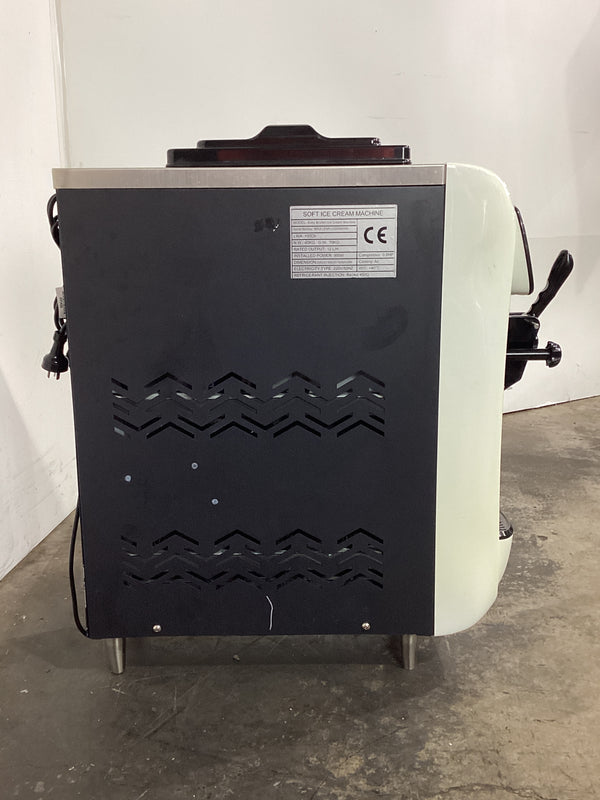 Brullen Baby Brullen Ice Cream Machine