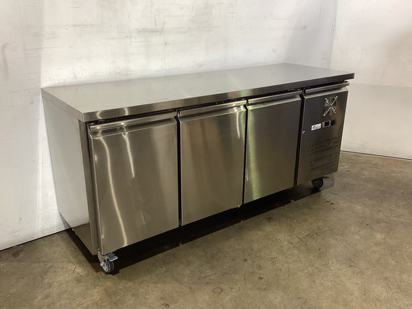 FED XUB6C18S3V Undercounter Fridge