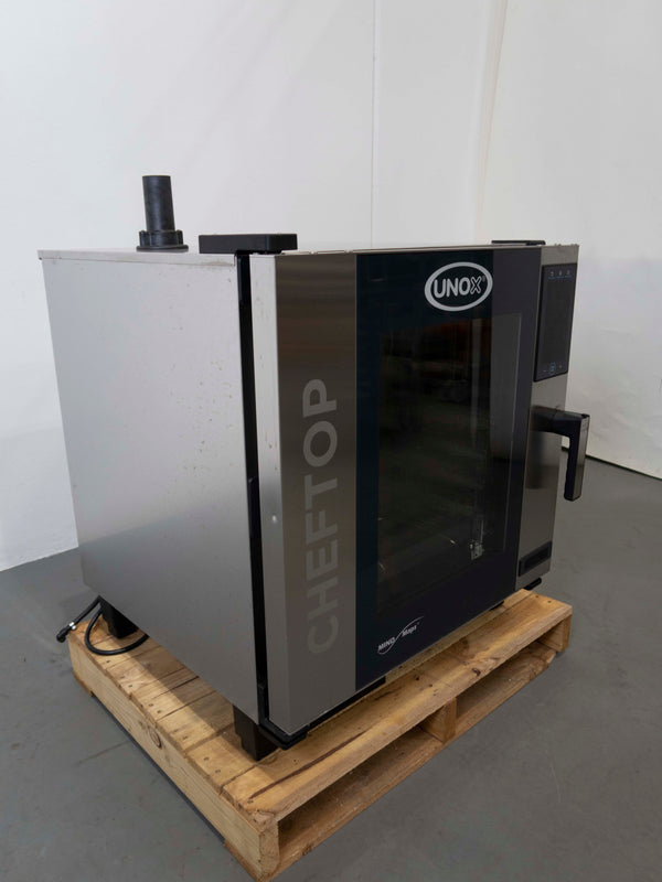 Unox XEVC-0711-EPRM Combi Oven + Stand