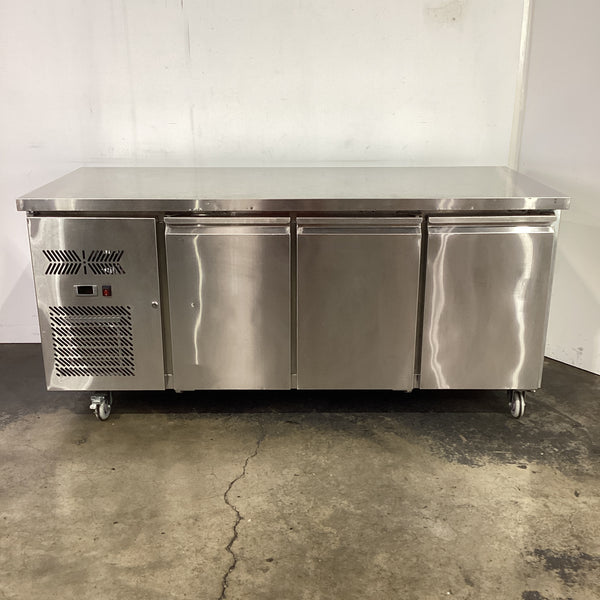 Commercial BN-CC18R3-Y Undercounter Fridge