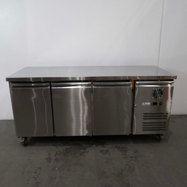 FED-X XUB7C18S3V 3 Door Undercounter Fridge