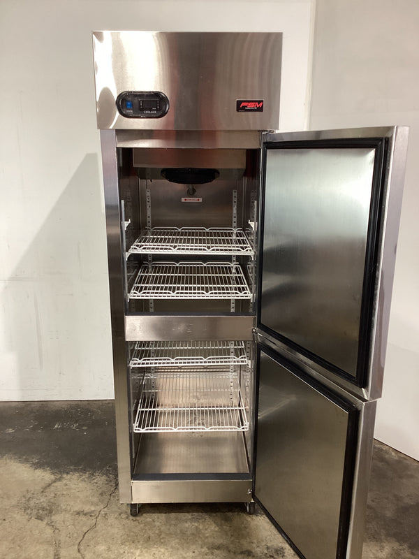FSM BS2DUE/E Upright Fridge