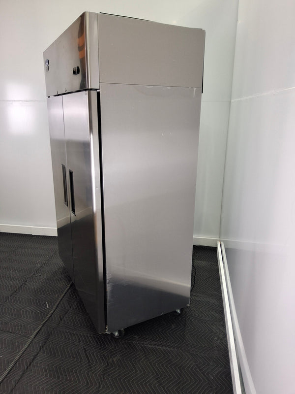 Atosa YBF9219GR Upright Freezer