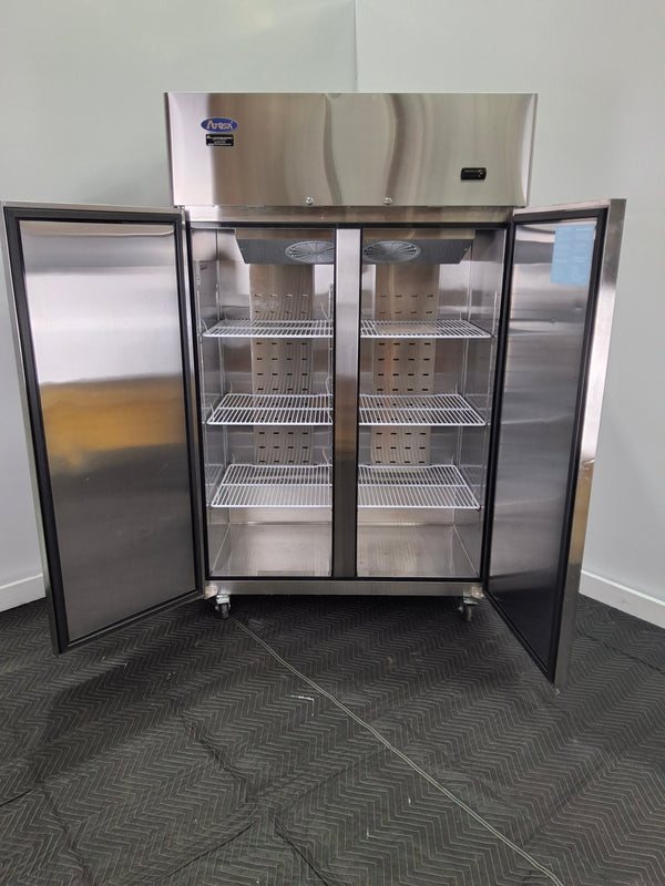 Atosa YBF9219GR Upright Freezer