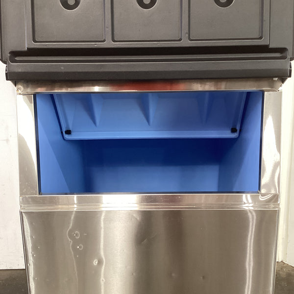 Hoshizaki FM-1000AKE Ice Machine + B-501SA Storage Bin