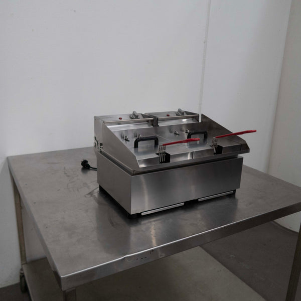 Woodson W.FRT50C Countertop Split Pan Fryer