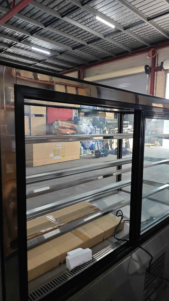 Bonvue Modern GAN-1500RF3 Cake Display