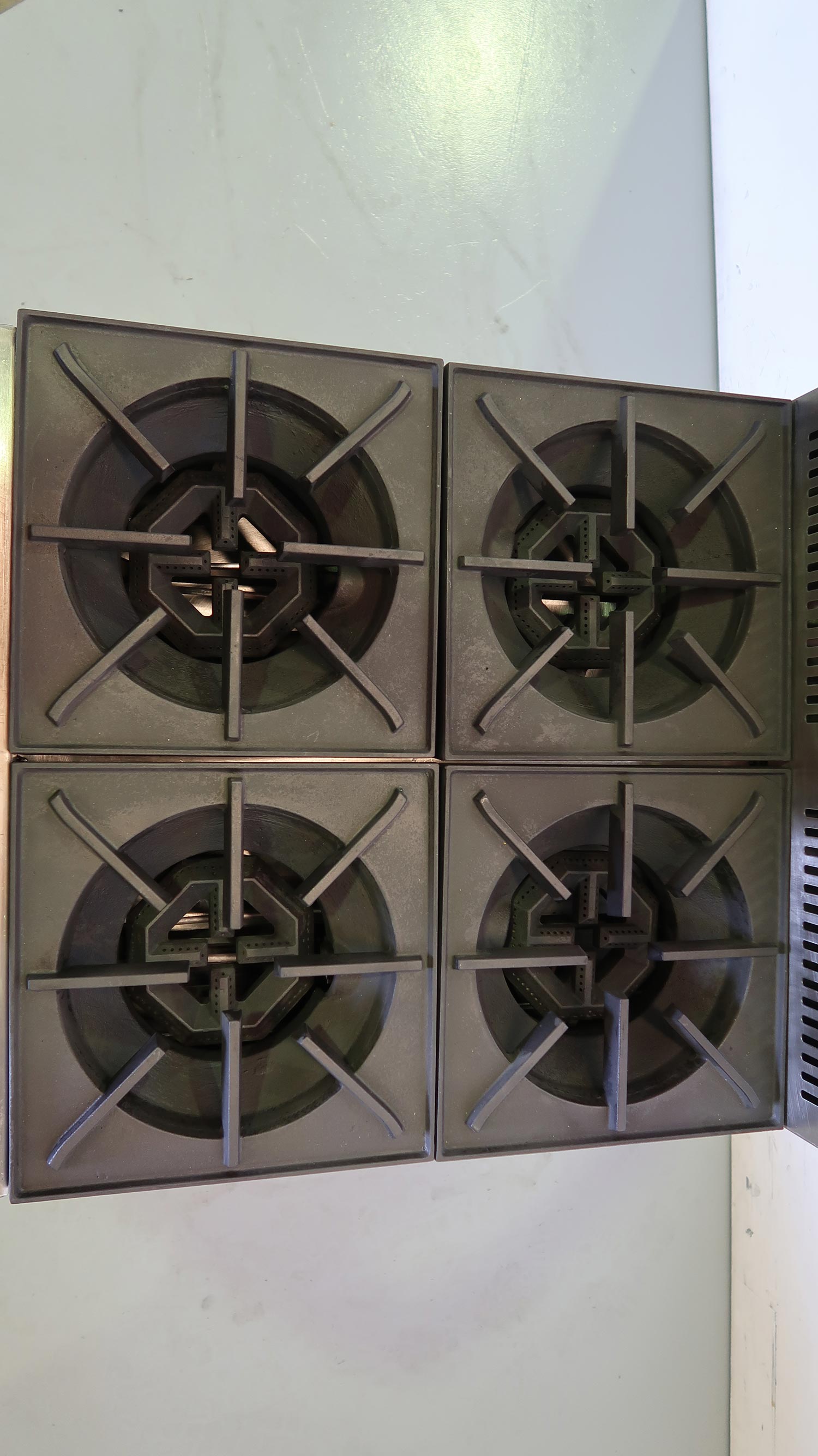 Goldstein PF420 4 Burner Range Oven