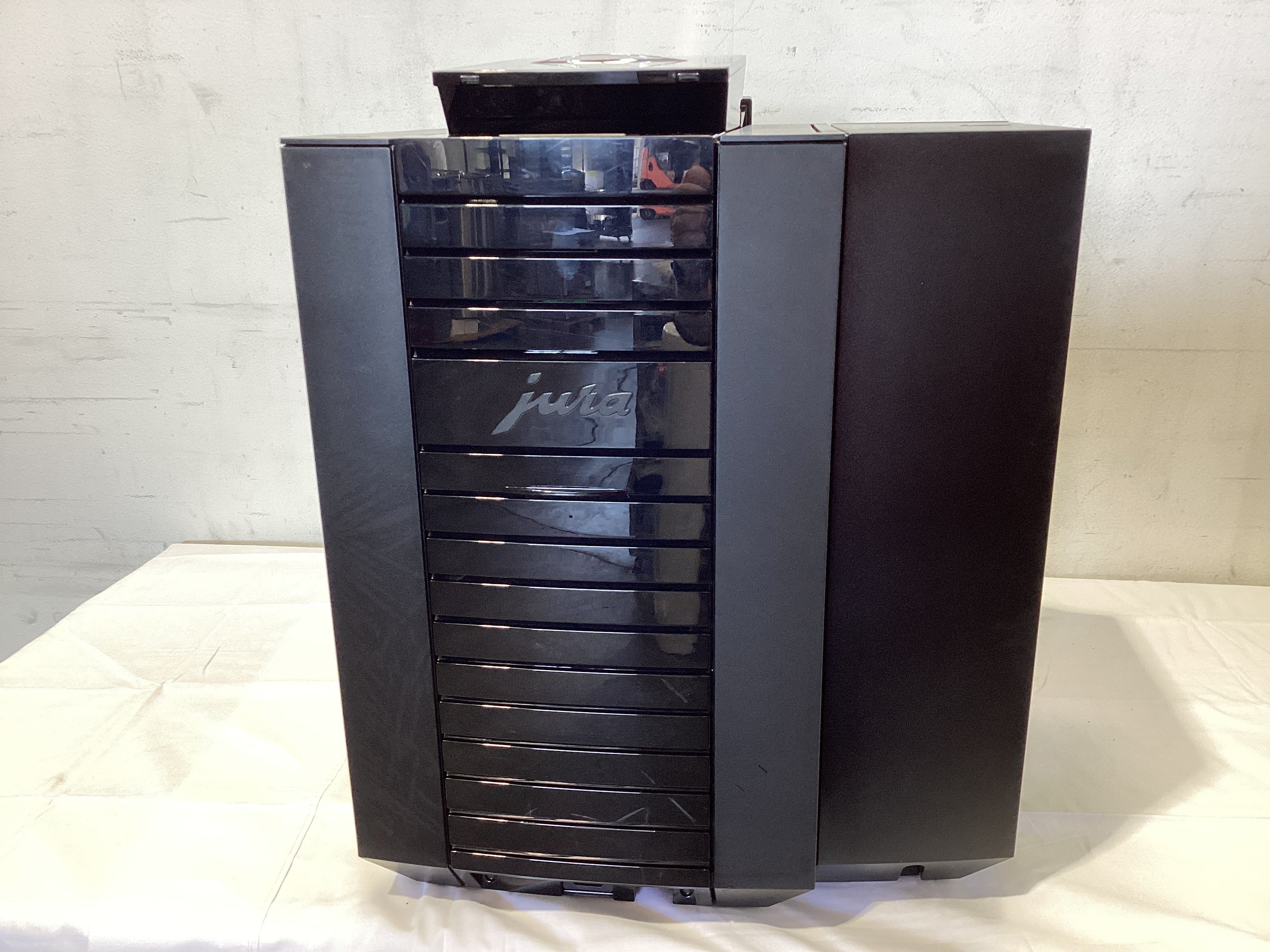 Jura X8 Automatic Coffee Machine