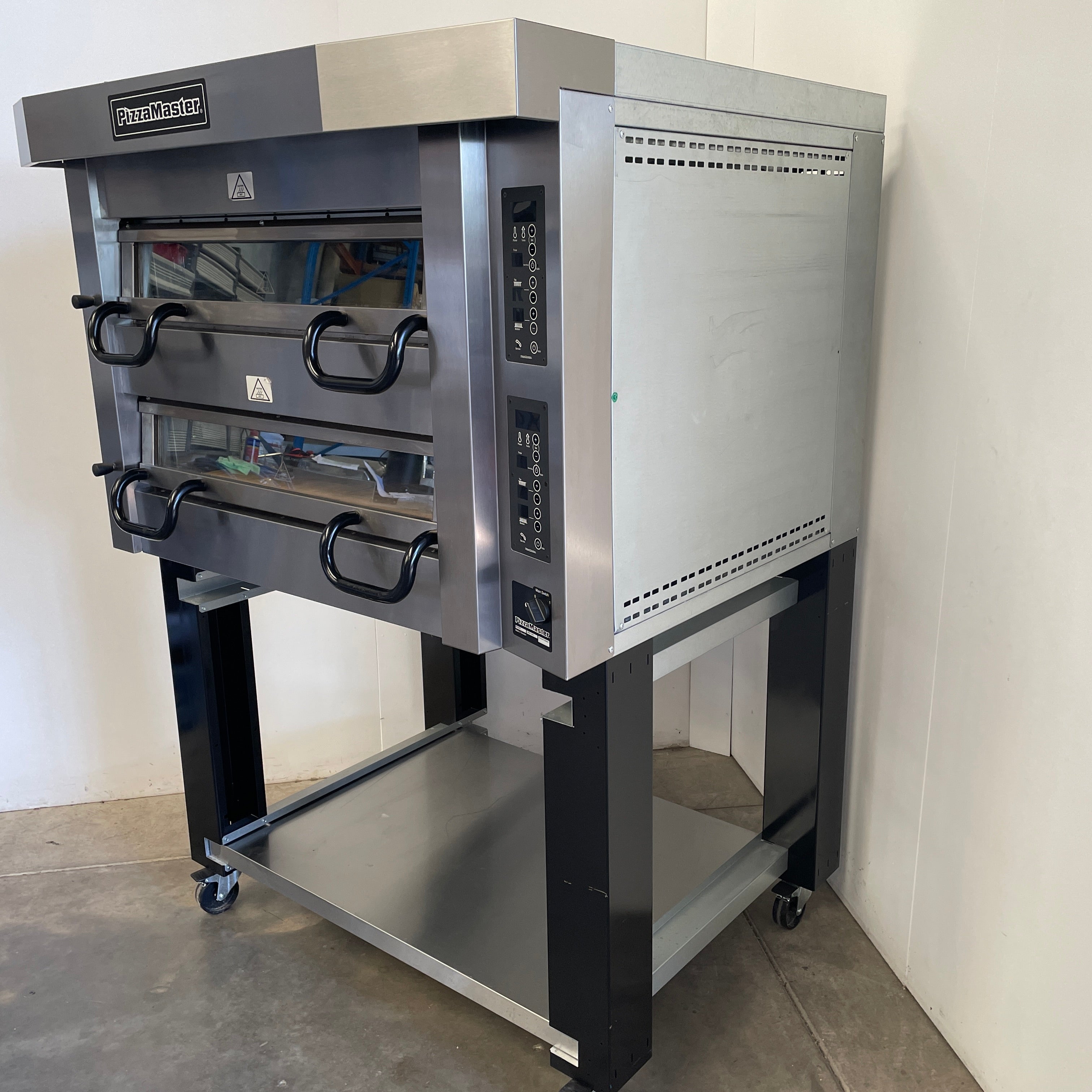 PizzaMaster PM 822ED Electric Pizza Oven