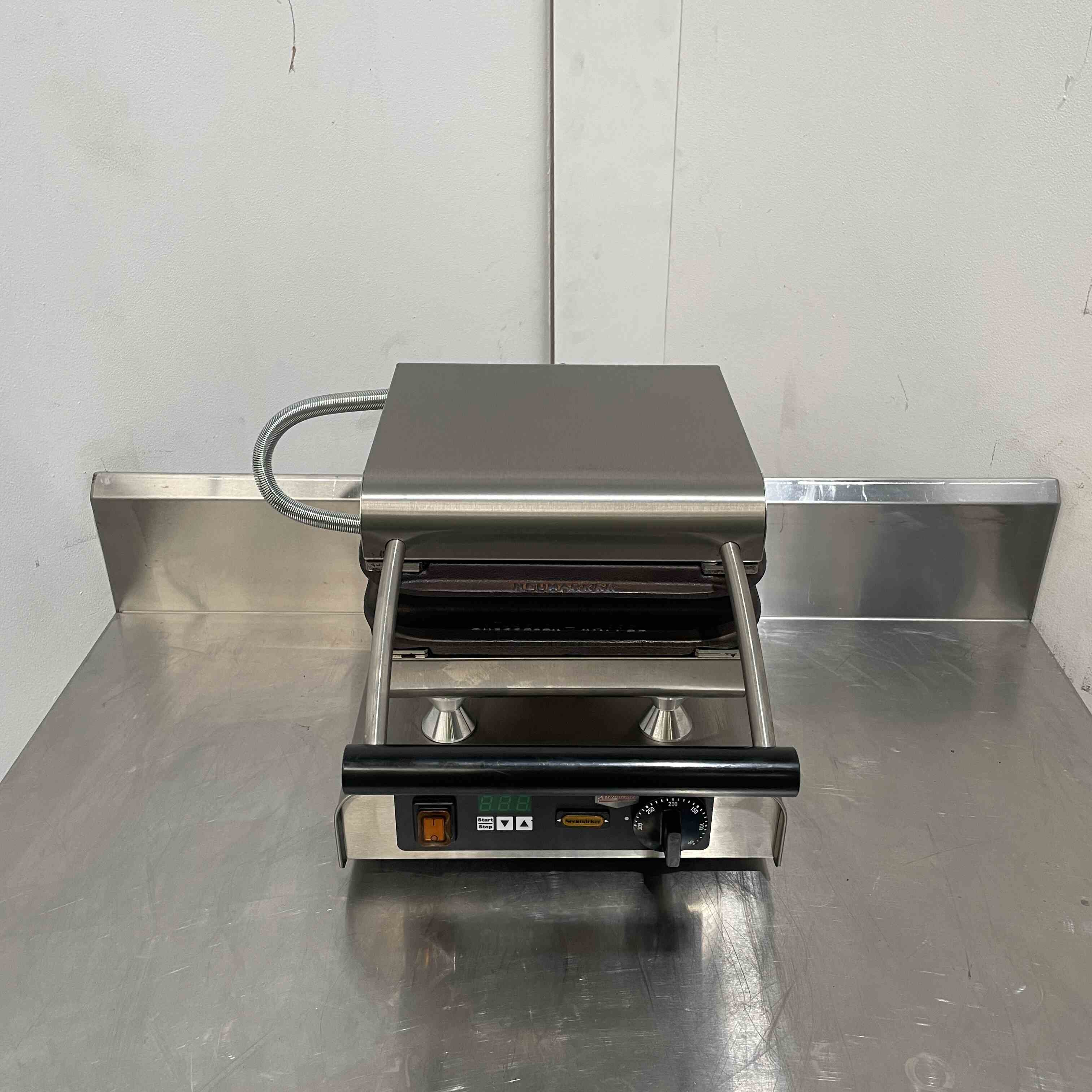 Neumarker 12-40701DT Waffle Maker