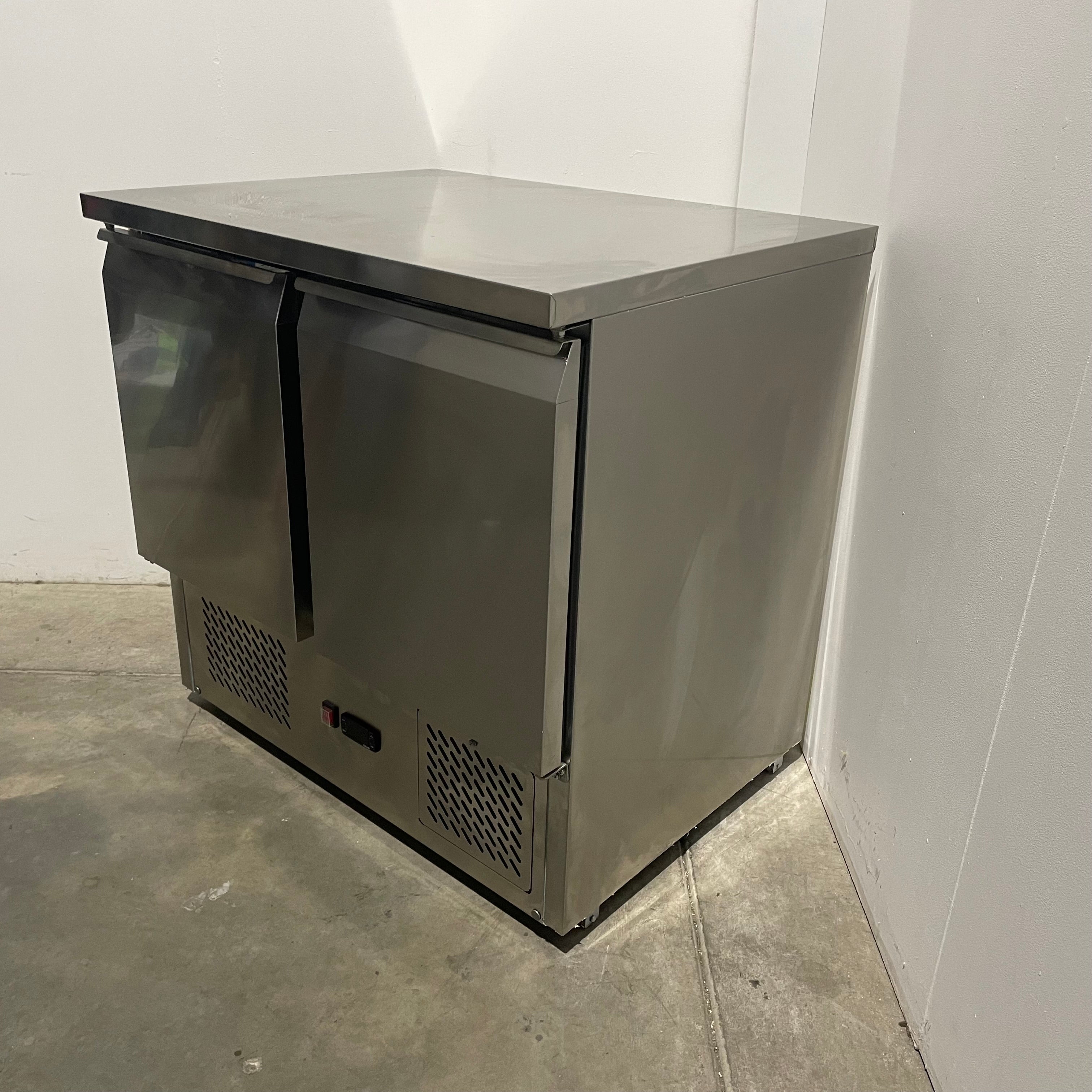 FED GNS900B Underbench Fridge