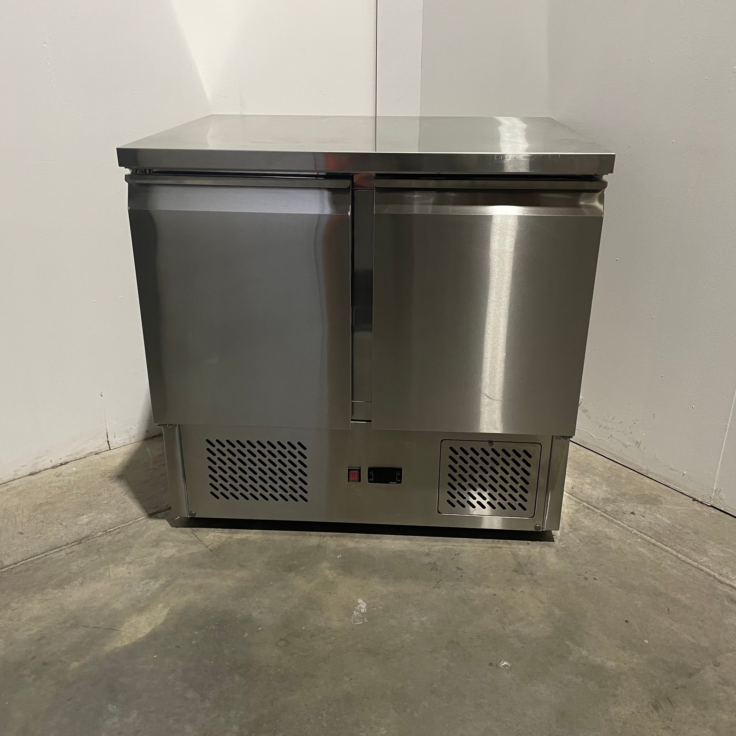 FED GNS900B Underbench Fridge
