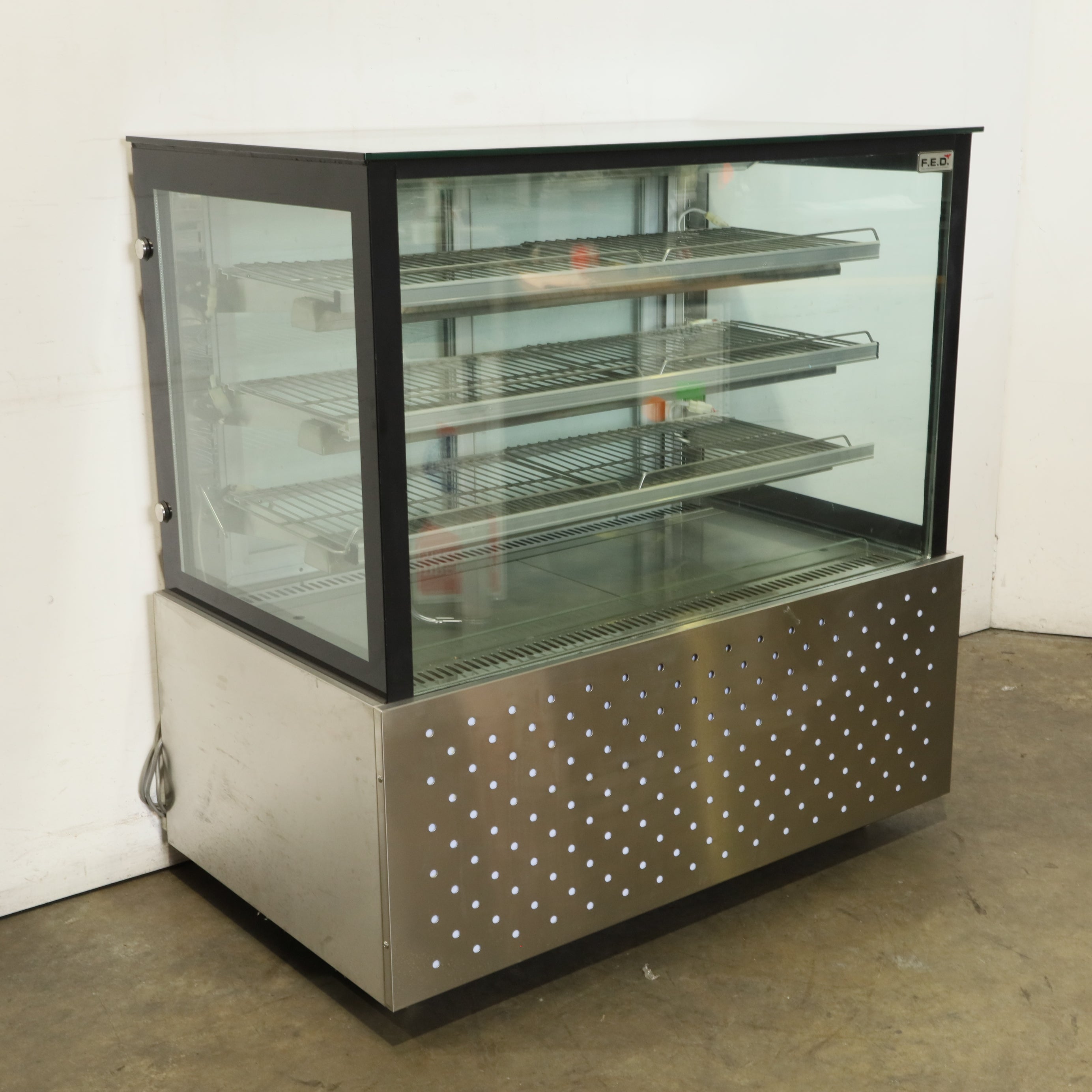 Federal Bonvue SG120FE-2XB Heated Food Display