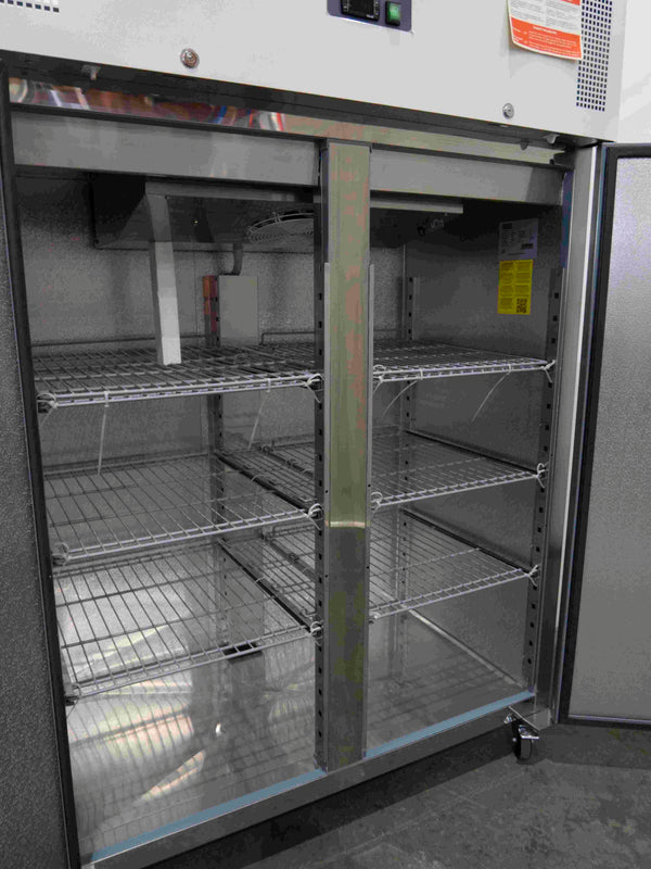 Polar DL896-A - Upright Freezer