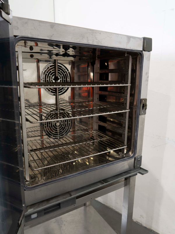 Unox XEVC-0711-EPR 7 Tray Combi Oven