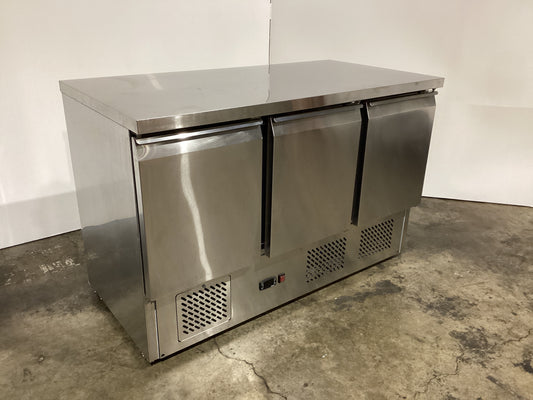 FED GNS1300B Undercounter Fridge