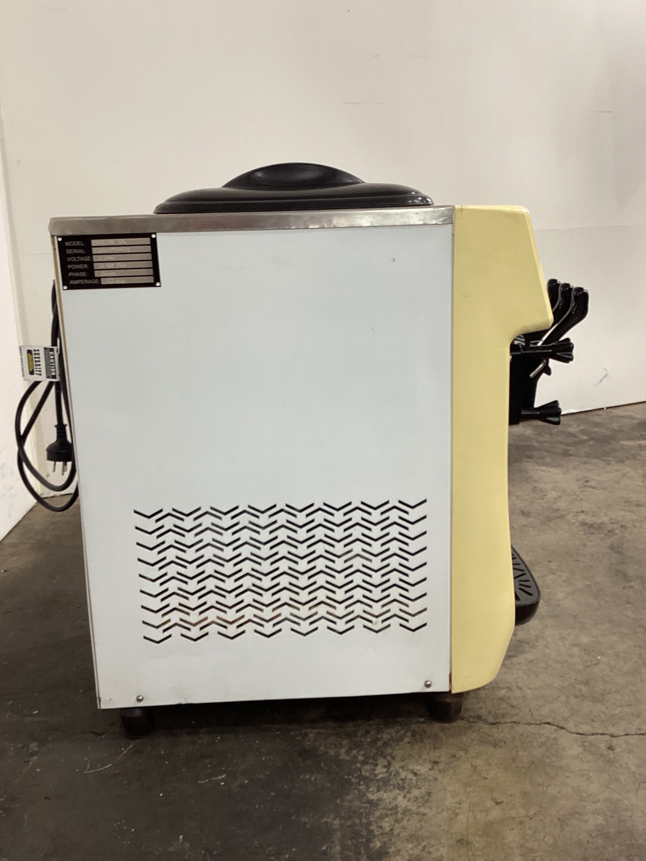 Brullen i26 Ice Cream Machine