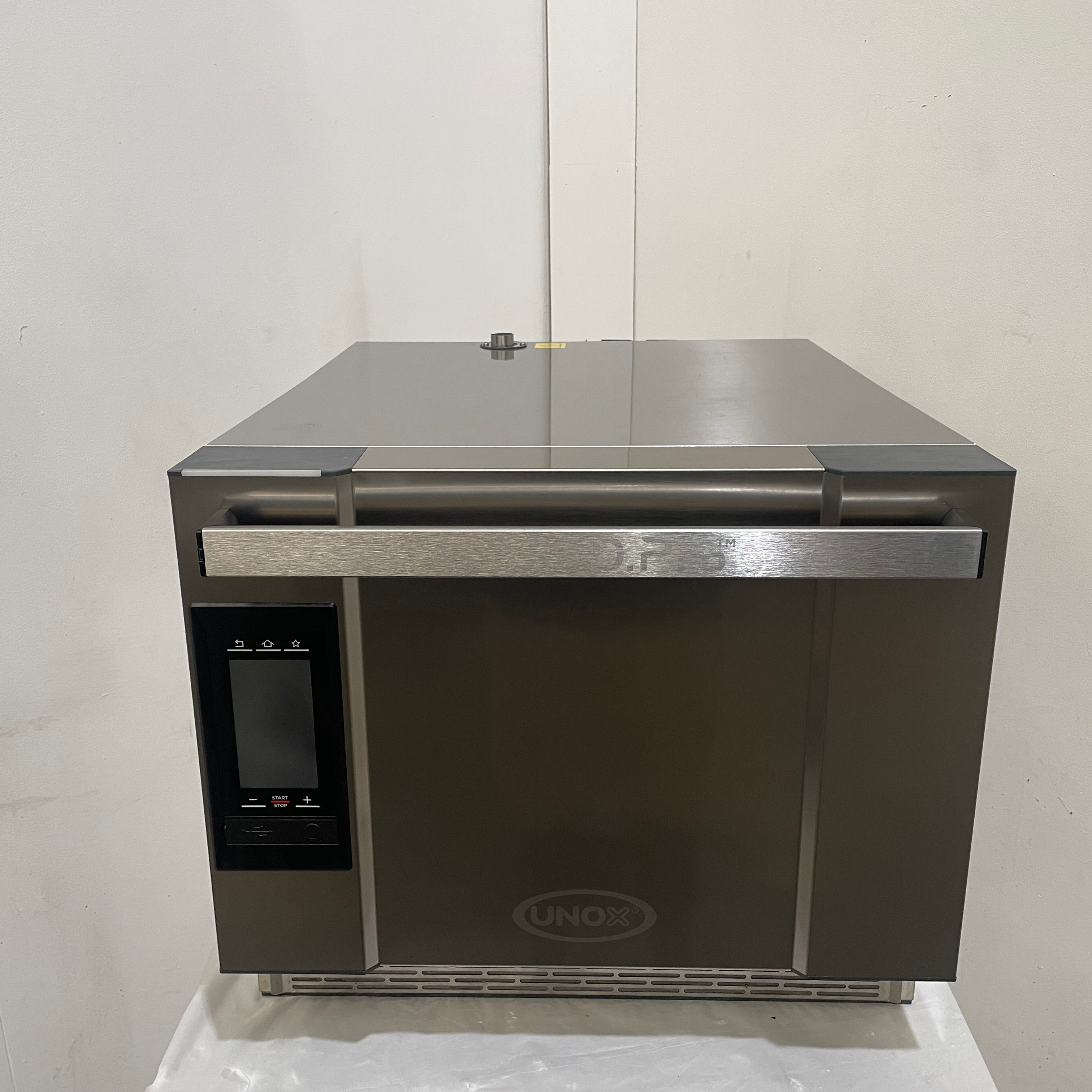 Unox XESW-03HS-EDDN Speed Oven