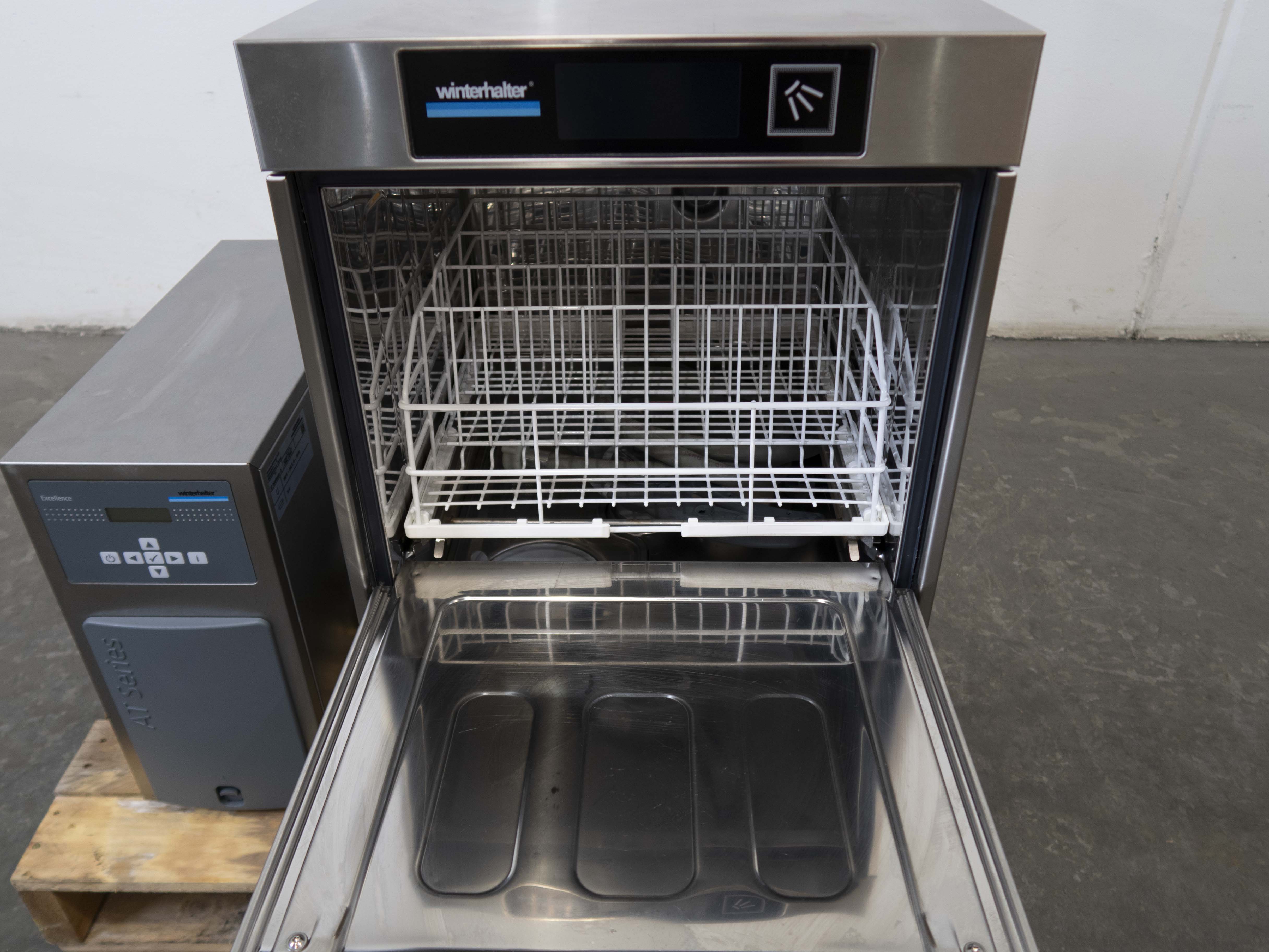 Thumbnail - Winterhalter UC-S Undercounter Glasswasher with Reverse Osmosis System