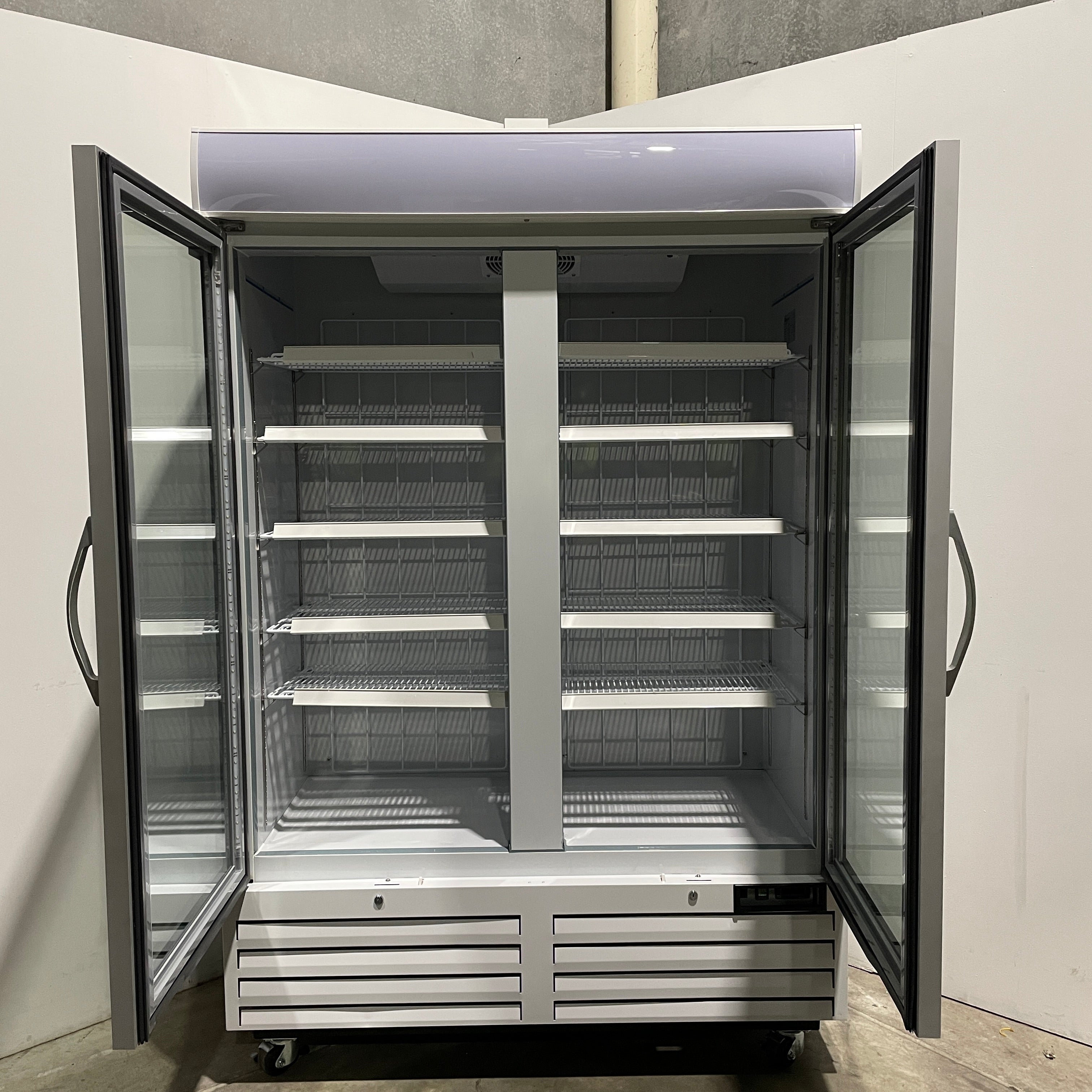 Thermocool D930 Upright Freezer
