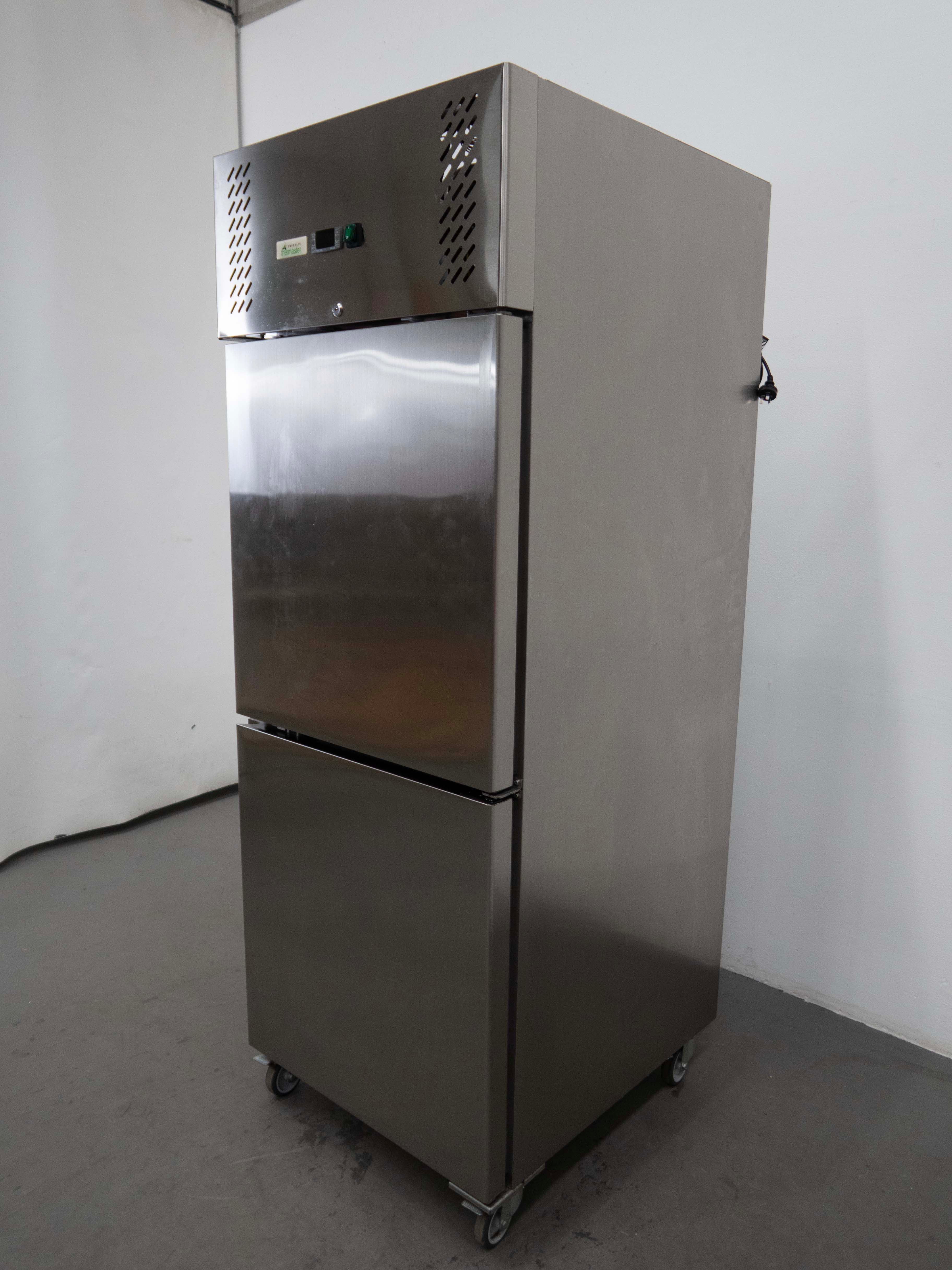 Thermaster XURF650S1V Upright Freezer