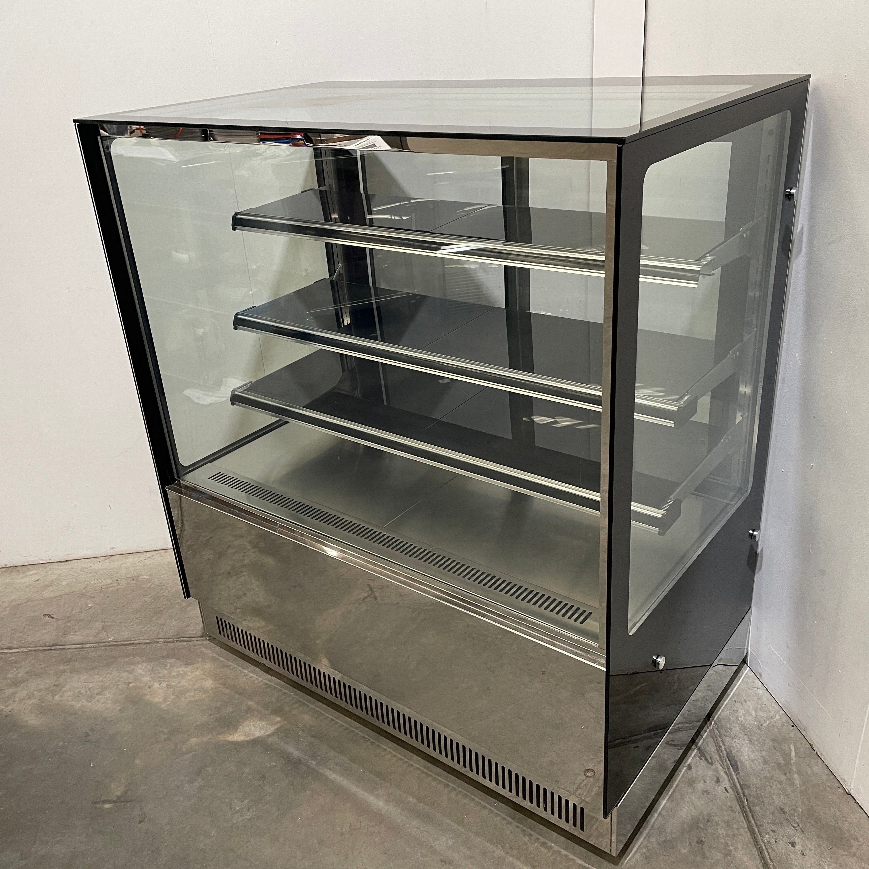FED GAN-1200RF3 Cake Display