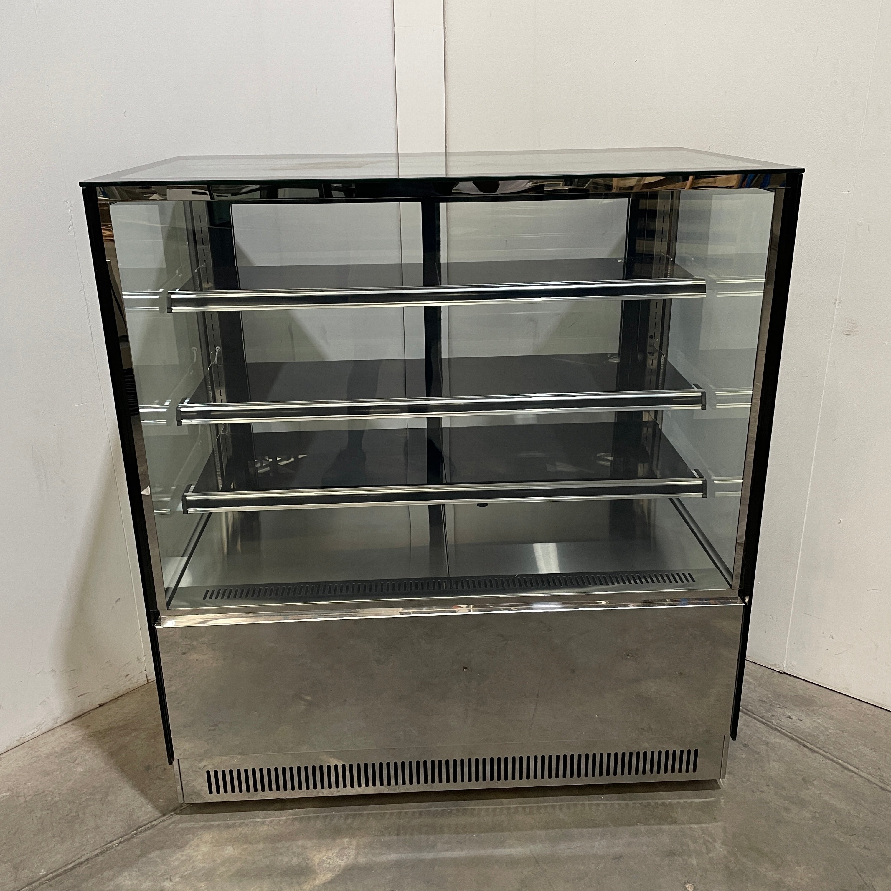 FED GAN-1200RF3 Cake Display
