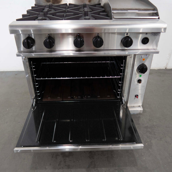 Waldorf RN8613GCF 4 Burner Range Oven with 1 Burner Griddle