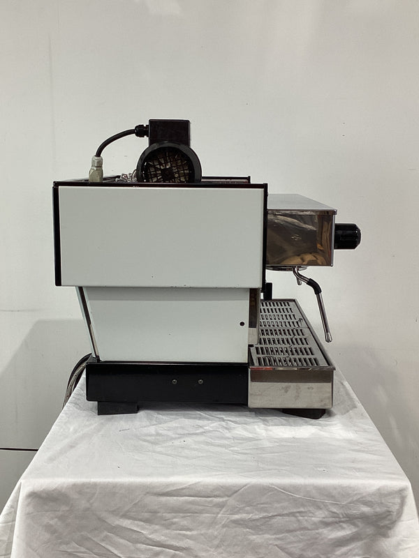 La Marzocco Linea 2AV 2 Group Coffee Machine