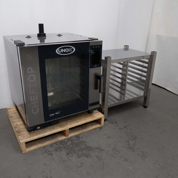 Unox XEVC-0711-GPRM 7 Tray Combi Oven + Stand
