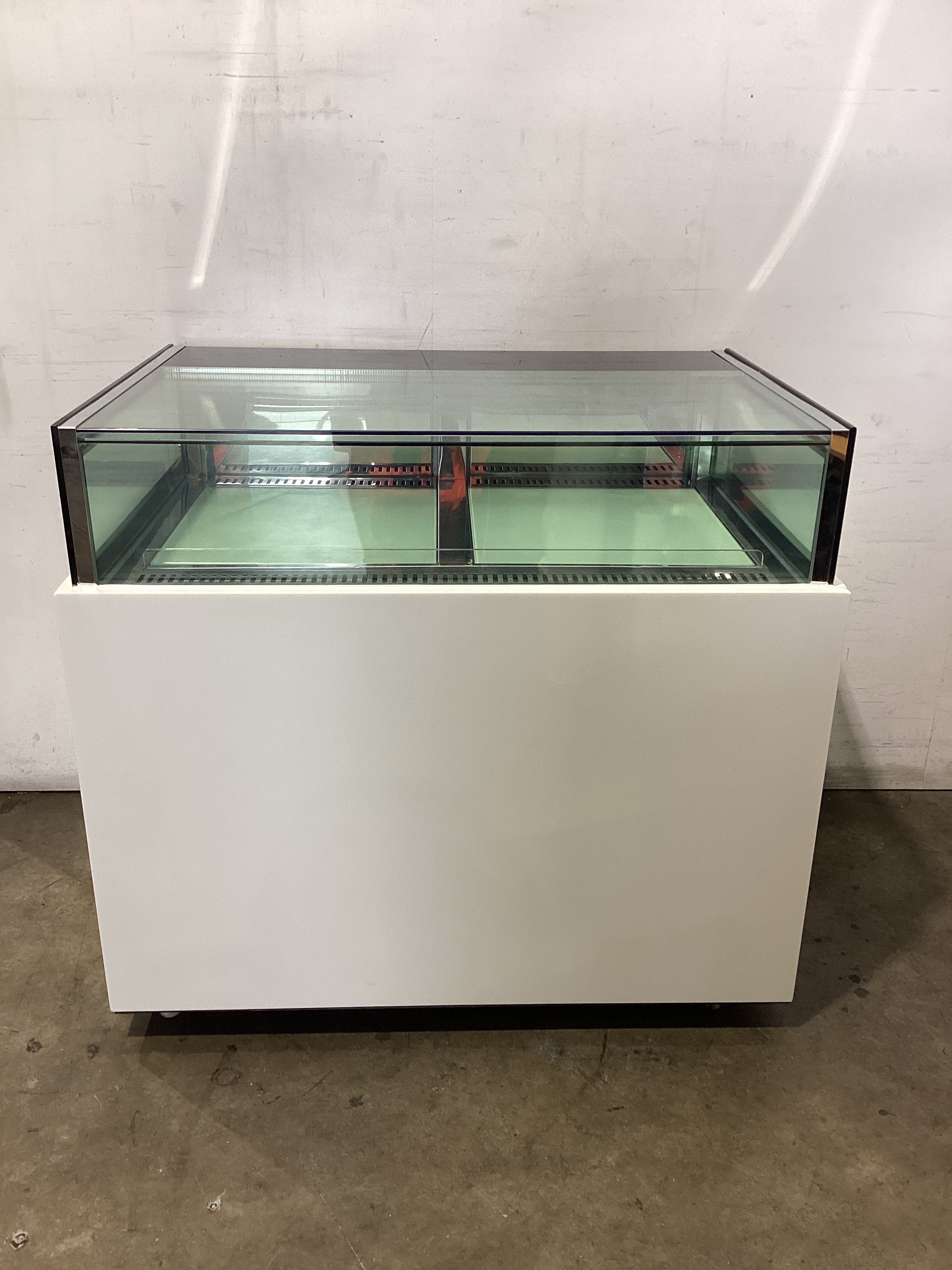 FED DS1200V Cold Food Display