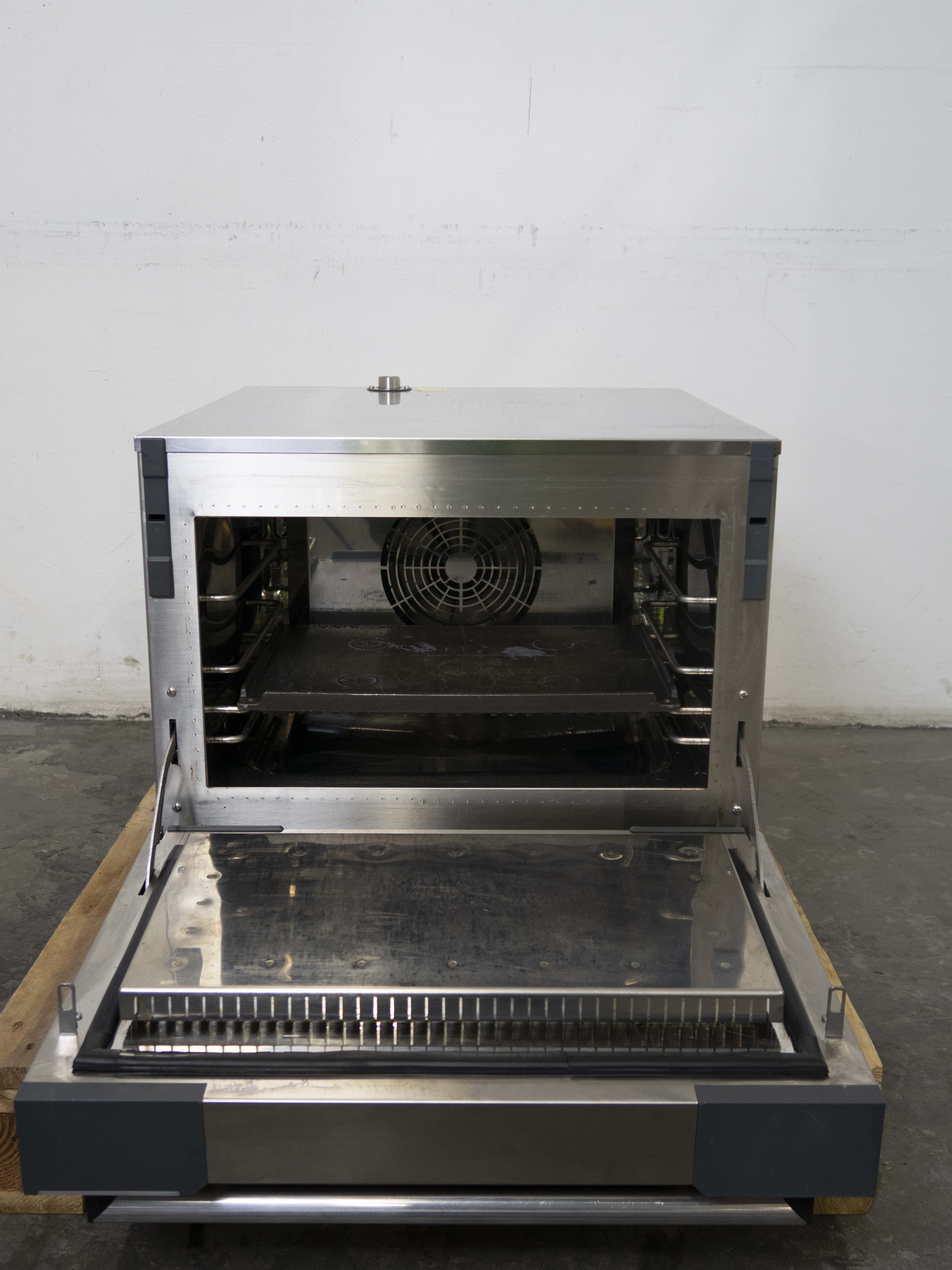 Unox XESW-03HS-MDDN Speed Oven