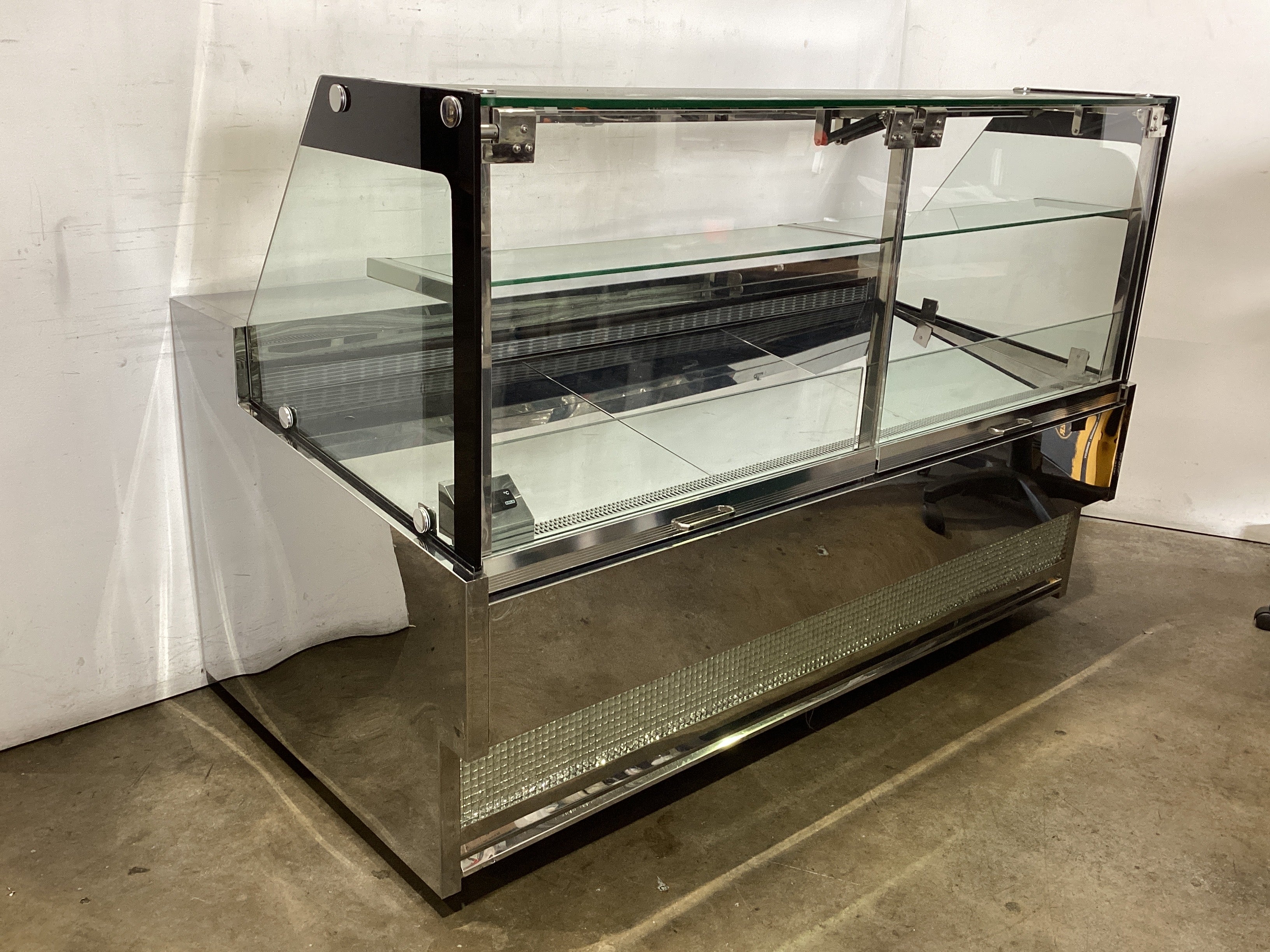 FED FGDR2000LS Reach In Deli Display