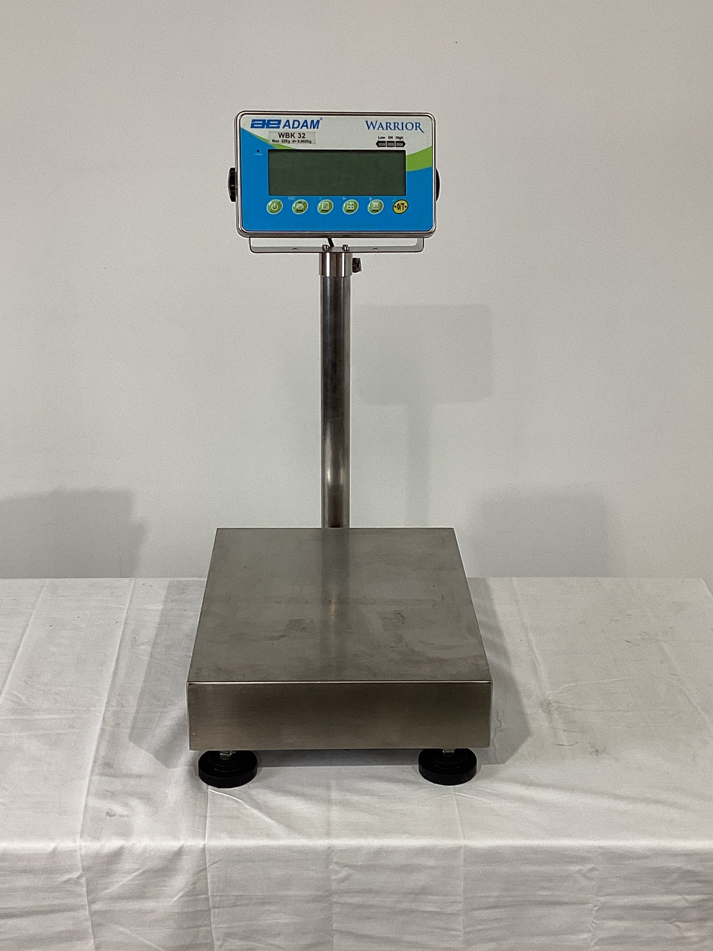 Adam WBK 32 Scales