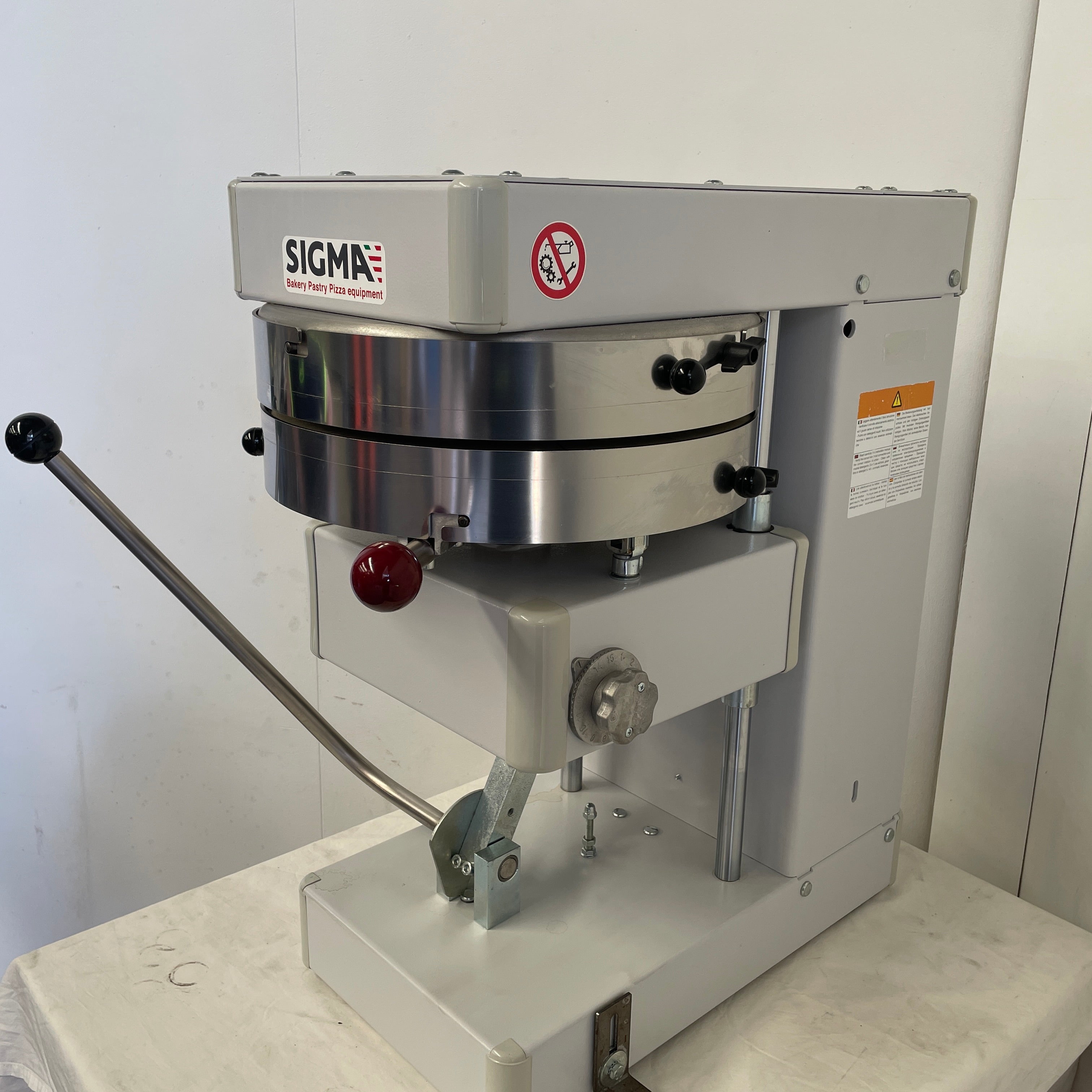 Sigma SPZ40 Pizza Moulder